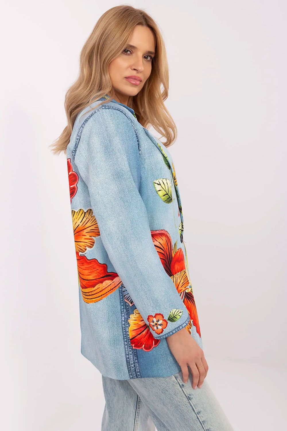  Яке model 209678 Italy Moda 