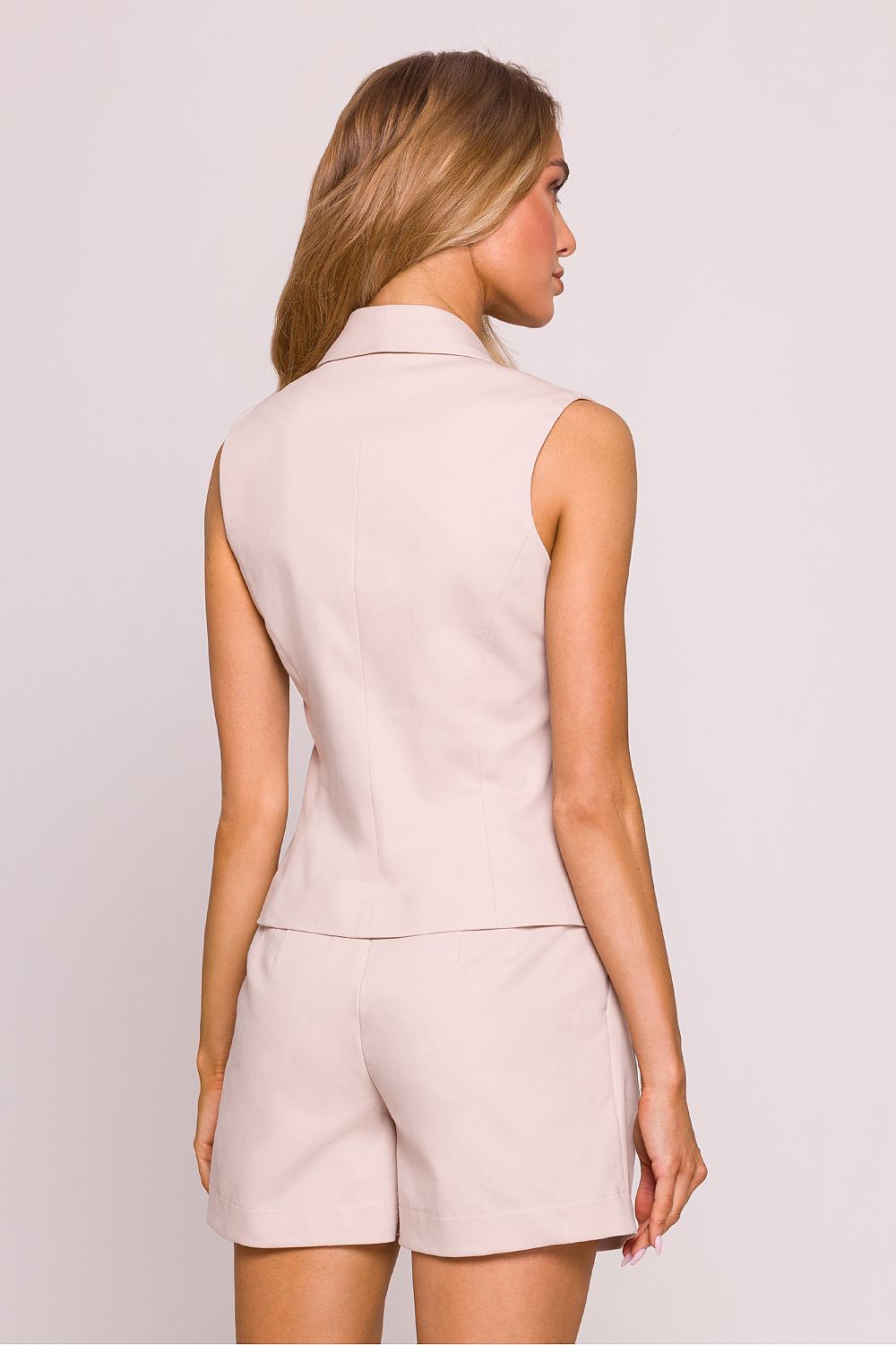  Жилетка model 213691 Moe 