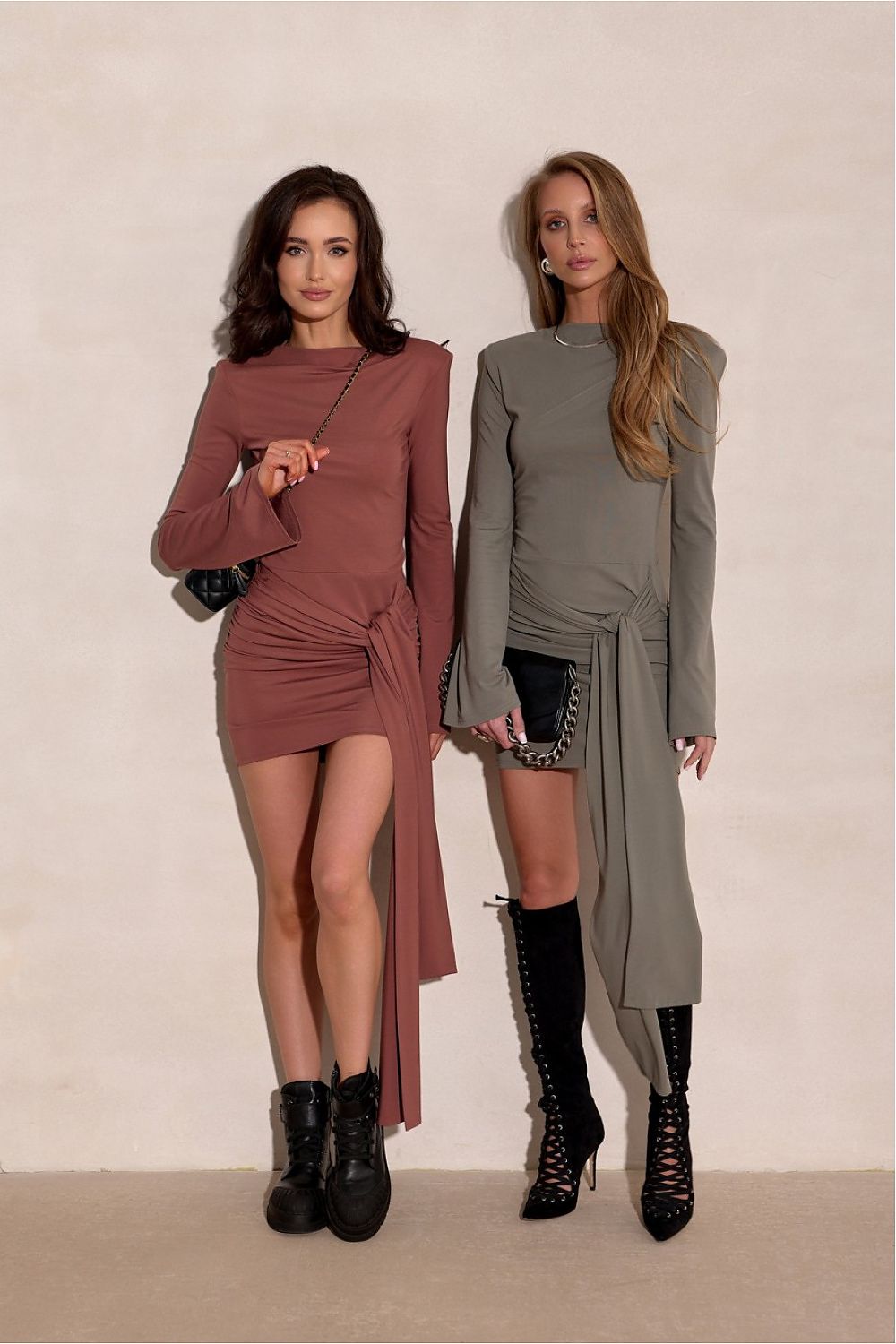  Къса рокля model 224011 Roco Fashion 