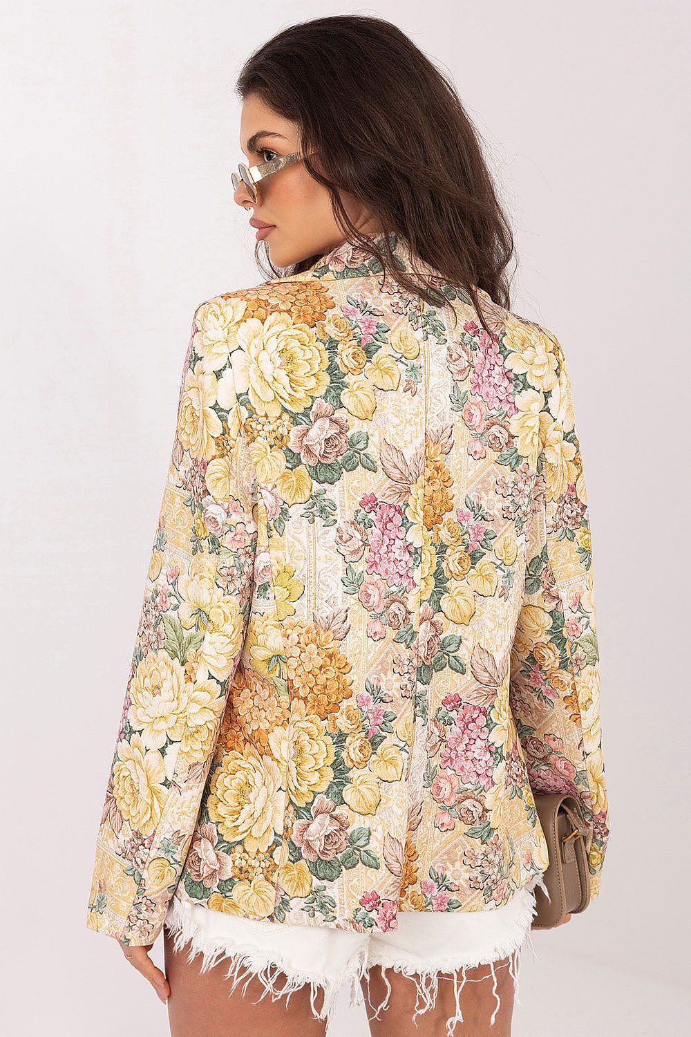  Яке model 225997 Italy Moda 