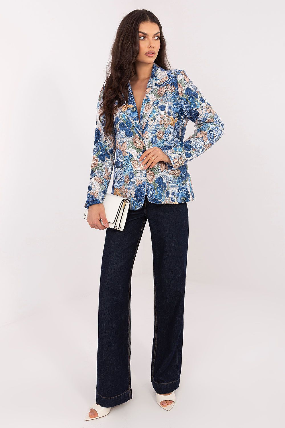  Яке model 226001 Italy Moda 