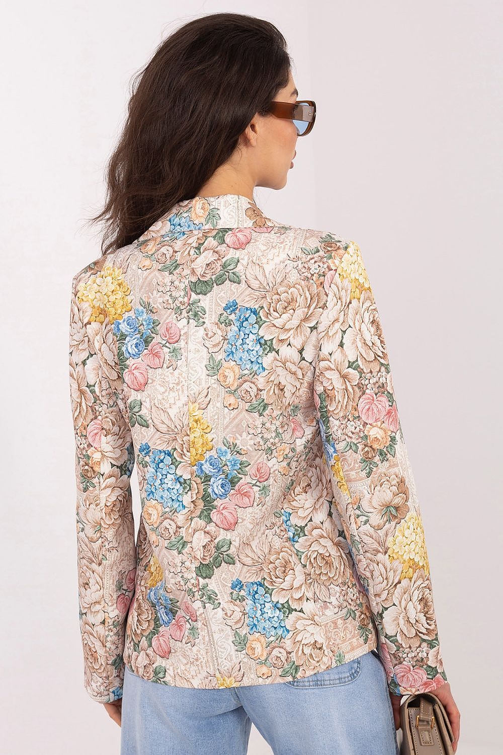  Яке model 225998 Italy Moda 