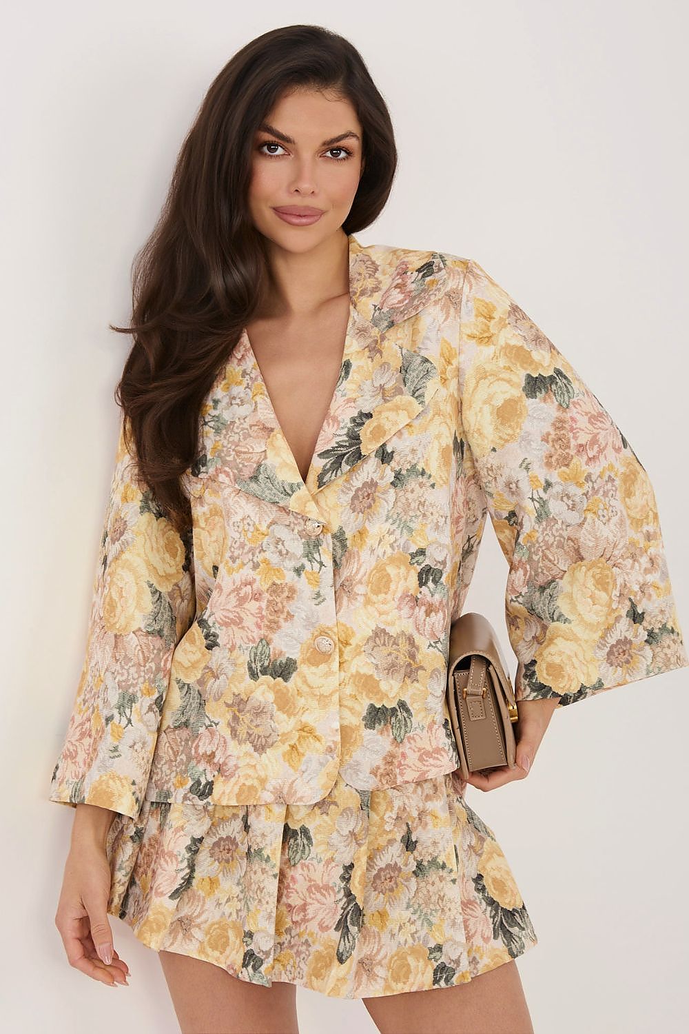  Яке model 226216 Italy Moda 