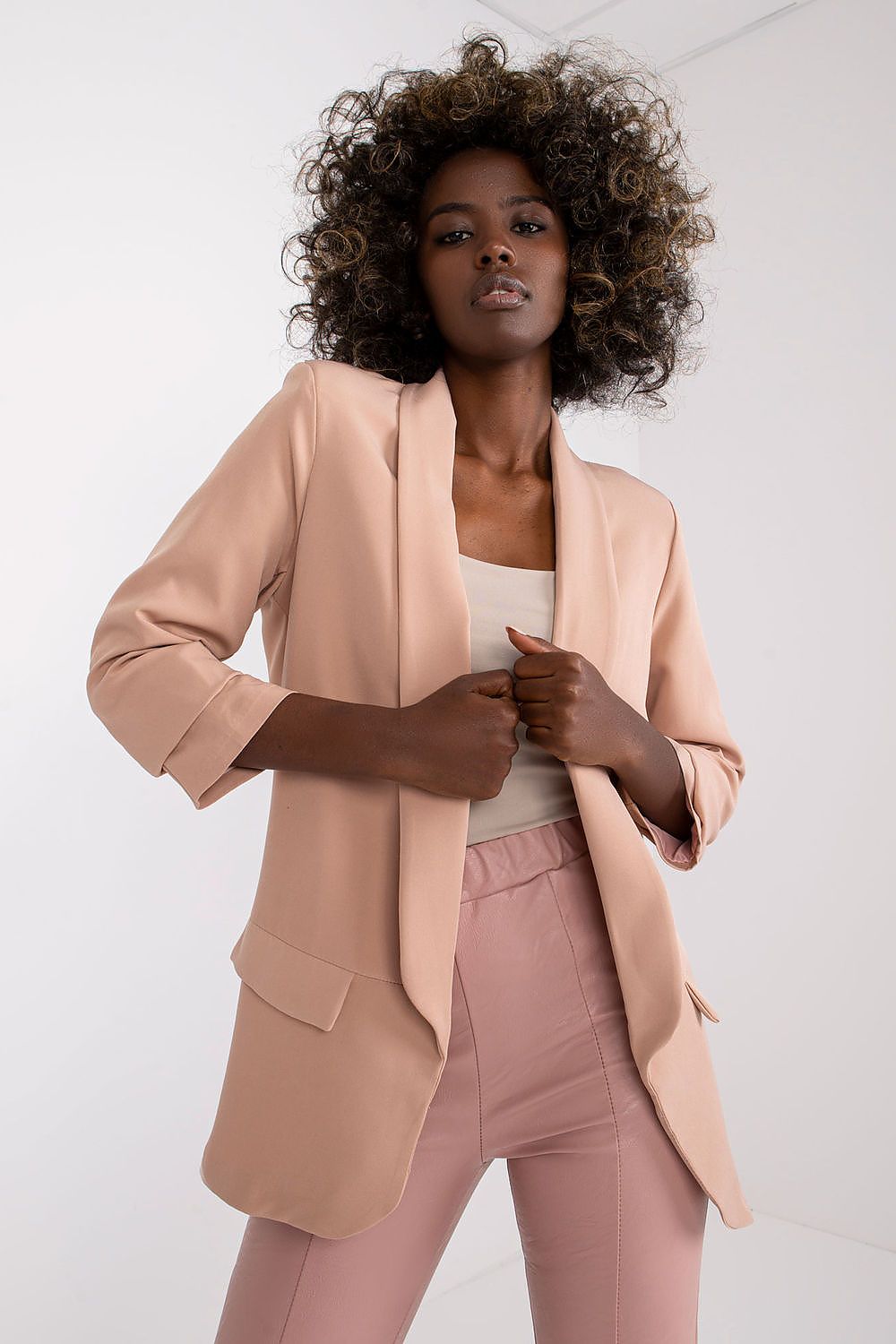  Яке model 162575 Italy Moda 
