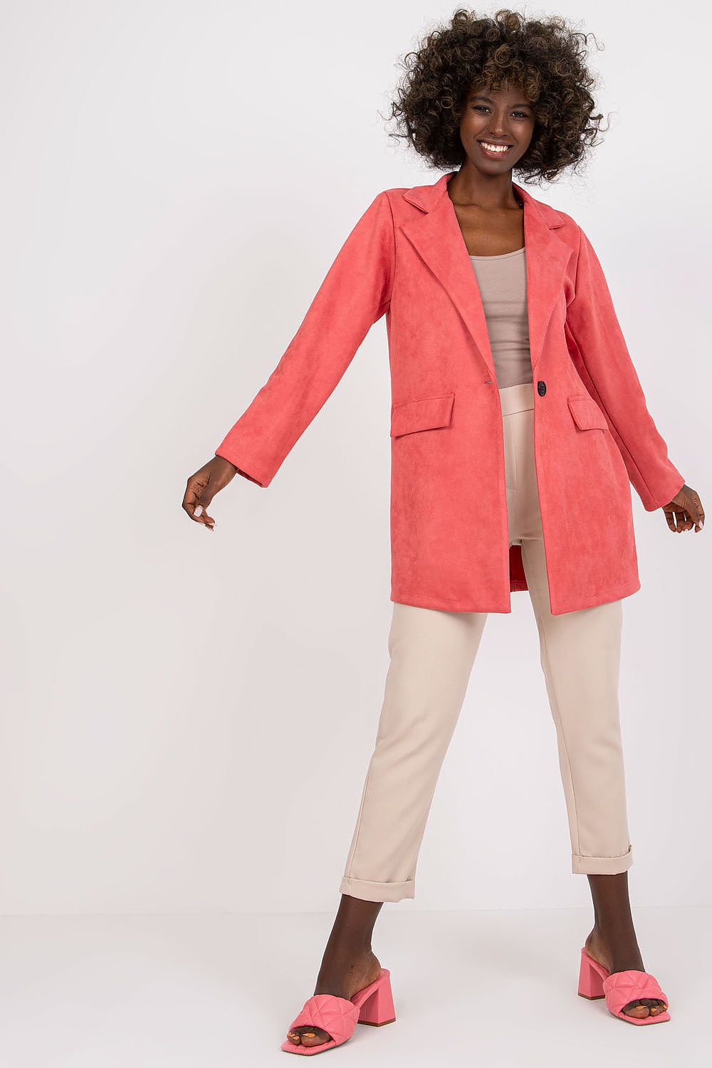 Яке model 165396 Italy Moda 
